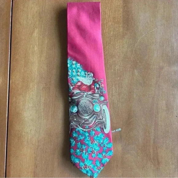 VTG Gant Christmas Tie 100% Silk “Limited Edition” Santa Mistletoe Made In USA - Picture 6 of 6